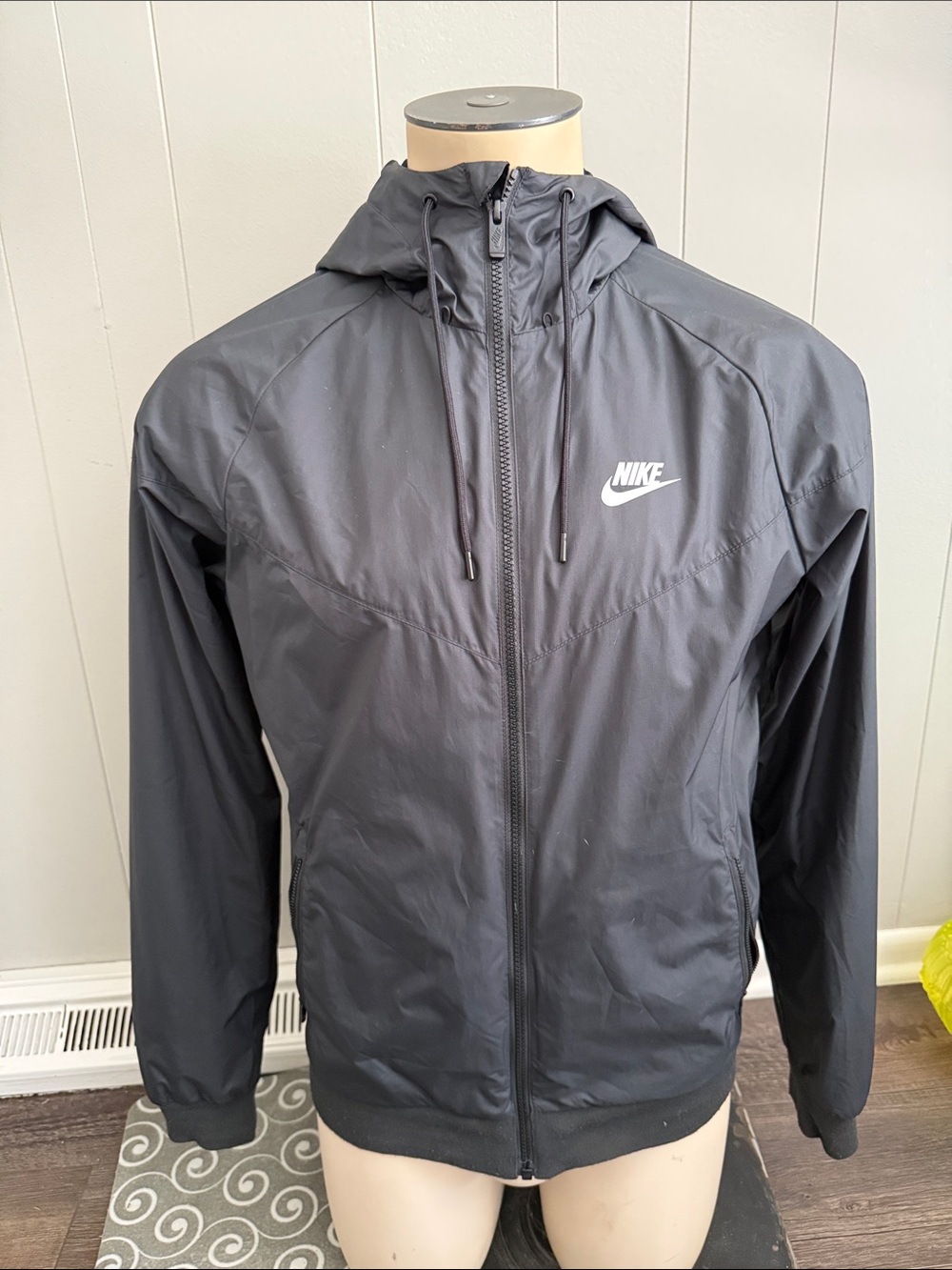 Nike Men's Small Black Navy Hooded Windbreaker Jacket with White Logo